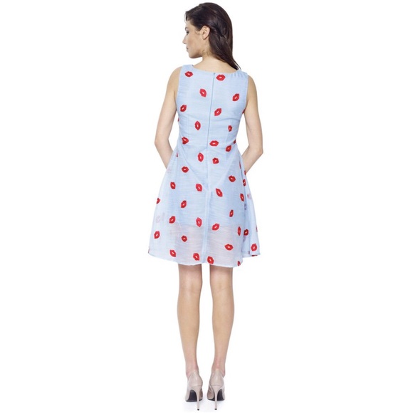 🇨🇦 Don’t Give Me Lip Valentines Dress Canadian - Picture 4 of 6